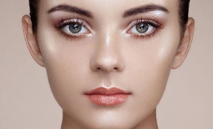 成都眼部整形醫(yī)院，哪家技術(shù)對(duì)脂肪去淚溝好？2023年成都哪位專家擅長脂肪去淚溝手術(shù)？