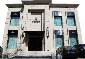 大連艾加艾醫(yī)療美容門診部做埋線雙眼皮的優(yōu)勢(shì)？埋線雙眼皮的價(jià)格多少？