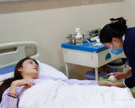 北京藝星整形專家郭峰做假體隆鼻修復(fù)怎么樣？郭峰假體隆鼻修復(fù)案例