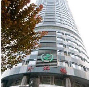 重慶醫(yī)科大學(xué)附屬第二醫(yī)院吸脂去眼袋效果如何？術(shù)后會(huì)復(fù)發(fā)嗎？