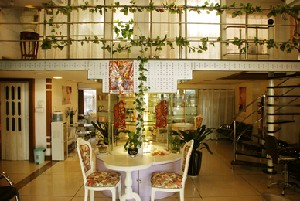 大連張慶東整形假體隆鼻的價格貴嗎？假體有哪些材料？