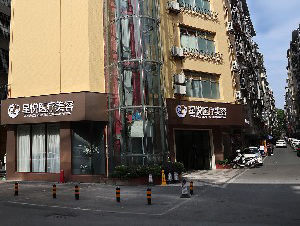 萍鄉(xiāng)星悅整形鼻翼整形墊鼻材料能保持多久？有風(fēng)險(xiǎn)嗎？