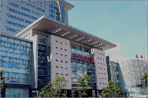 蘇州大學附屬第二醫(yī)院鼻翼縮小疼嗎？術后如何護理？