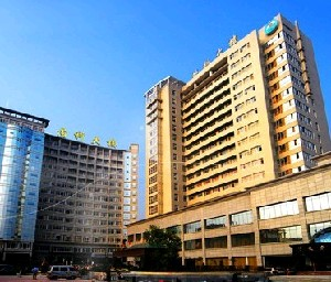 遵義醫(yī)學(xué)院附院美容醫(yī)院豐額頭有哪些方式？安全性如何？