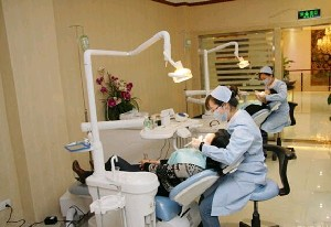 遵義利美康整形醫(yī)院假體隆下巴有何效果？注意事項有哪些？