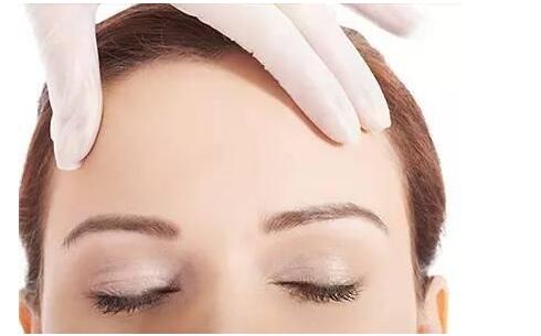 青島市中心醫(yī)院整形美容科自體脂肪豐額頭