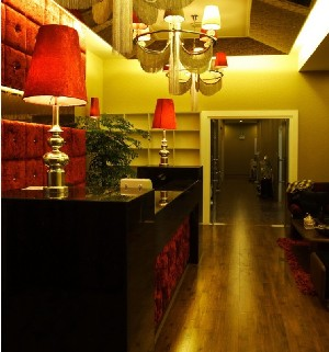 平頂山友誼袁東整形豐太陽穴有何優(yōu)勢？價格如何？