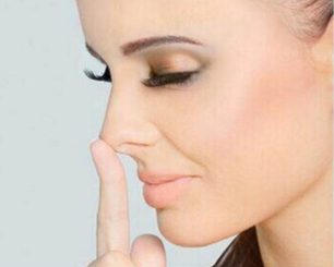 蘇州愛(ài)思特醫(yī)療美容醫(yī)院假體隆鼻