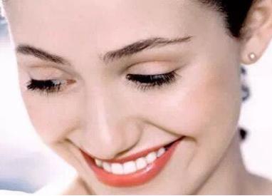 玻尿酸全臉填充有哪些危害？