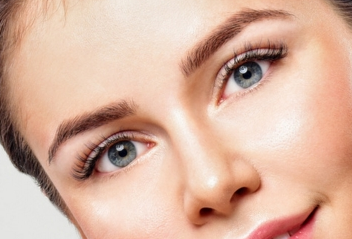 自體脂肪豐臥蠶安全嗎？