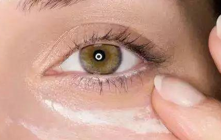 開內(nèi)眼角多久可以回縮？