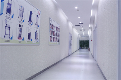 鎮(zhèn)江市中西醫(yī)結(jié)合醫(yī)院美容整形科_走廊