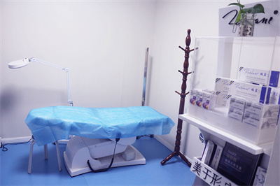 鄭東德爾美客鳳凰醫(yī)療美容門診部_注射室
