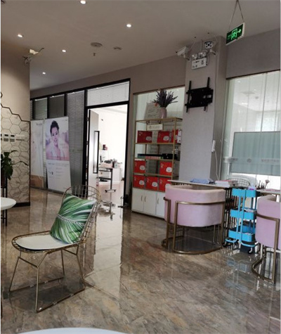 鄭東德爾美客鳳凰醫(yī)療美容門診部_醫(yī)院一角