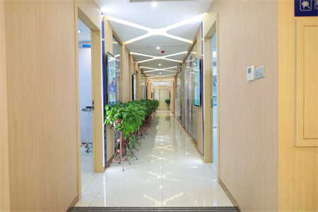 長沙優(yōu)伢仕口腔醫(yī)院_走廊