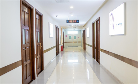 長(zhǎng)沙雅膚美膚醫(yī)療美容門診部_過(guò)道