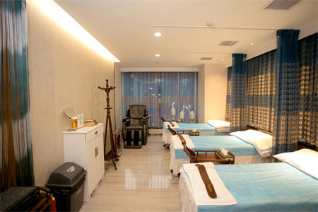 長(zhǎng)沙亞谷醫(yī)療美容門(mén)診部_面部護(hù)理室