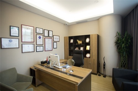 贛州儷人醫(yī)療美容門(mén)診部_醫(yī)生辦公室