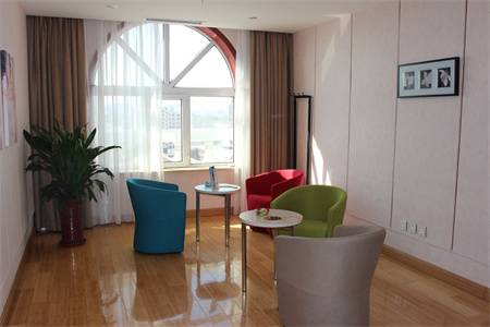 包頭伽藍(lán)（原巴諾巴奇)醫(yī)療美容醫(yī)院_等候區(qū)