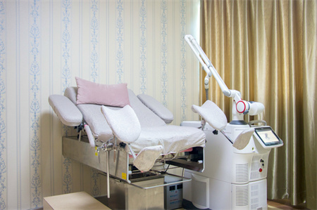 成都百齡醫(yī)學(xué)美容門診部_治療室