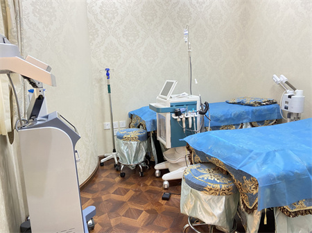 成都達(dá)芬奇醫(yī)療美容門診部_治療室