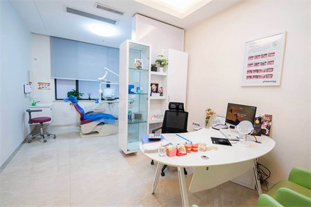 成都團(tuán)圓（原博愛(ài)）口腔醫(yī)院_咨詢室