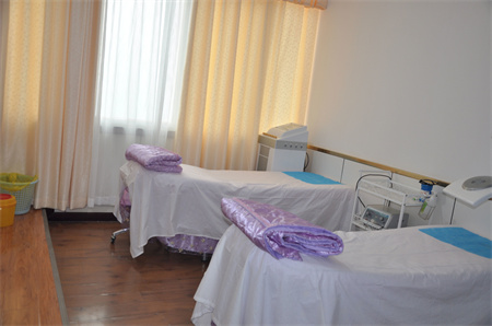 成都趙善軍博士整形美容門診部_治療室