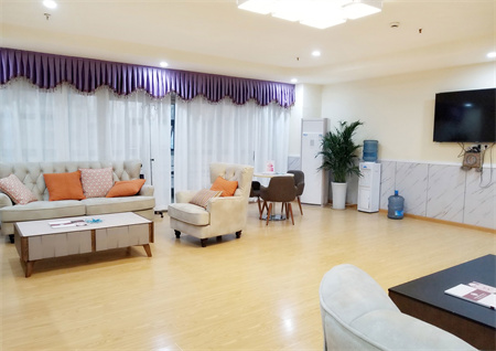 成都趙善軍博士整形美容門診部_等候區(qū)