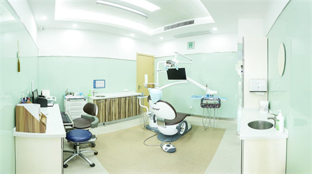 呼和浩特黃氏口腔門診部_治療室
