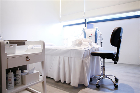 南京鼻祖眼鼻整形醫(yī)院_治療室