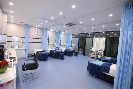 南寧奢梵醫(yī)療美容門(mén)診部_皮膚治療室