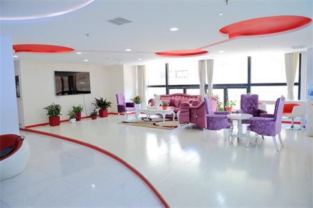 銀川崔大夫博士麗醫(yī)療美容門診部_醫(yī)院大廳