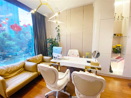 長(zhǎng)沙薇美醫(yī)療美容門(mén)診部_咨詢(xún)室