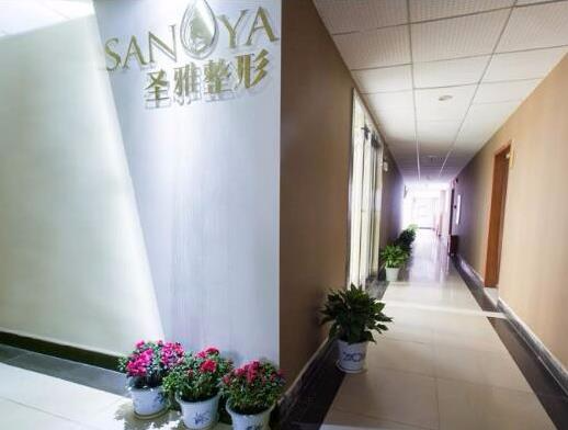 長(zhǎng)沙圣雅醫(yī)療美容門診部_走廊