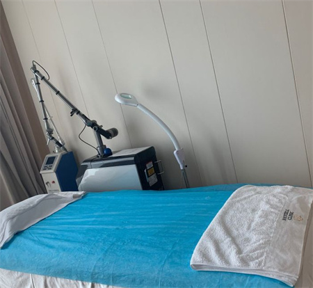 長(zhǎng)沙薇美醫(yī)療美容門(mén)診部_治療室