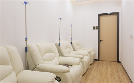 長(zhǎng)沙仁禾醫(yī)學(xué)美容門(mén)診部_輸液室