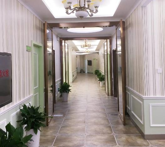 長沙麗都醫(yī)療美容醫(yī)院_過道