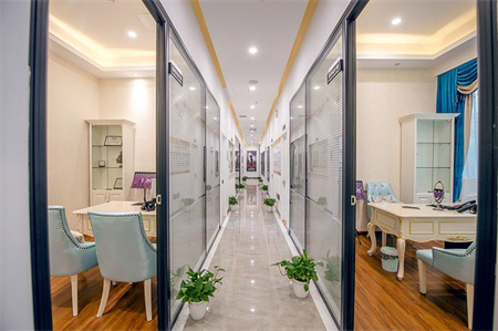 長(zhǎng)沙戴芮絲醫(yī)療美容門(mén)診部_咨詢室