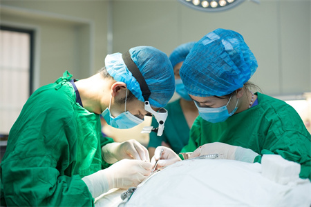 漳州新生植發(fā)醫(yī)療美容診所_植發(fā)手術(shù)