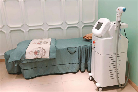 張掖當(dāng)代醫(yī)療整形美容診所_治療室