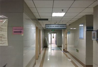 運(yùn)城市中心醫(yī)院整形外科_走廊