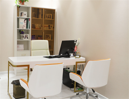 銀川中美寧大醫(yī)院醫(yī)療美容科_咨詢室