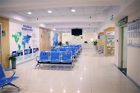 延吉愛(ài)爾匯鋒眼科醫(yī)院_等候區(qū)
