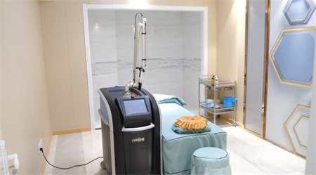 新疆張瑞紅醫(yī)療美容診所 新疆張瑞紅醫(yī)療美容診所