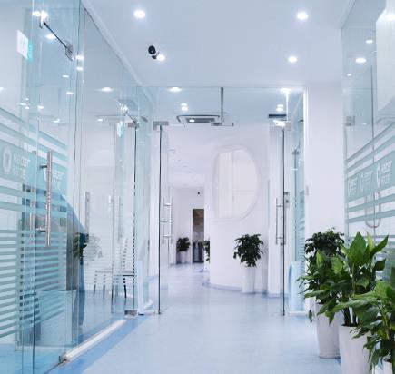 襄陽號(hào)爾口腔門診部_醫(yī)院走廊