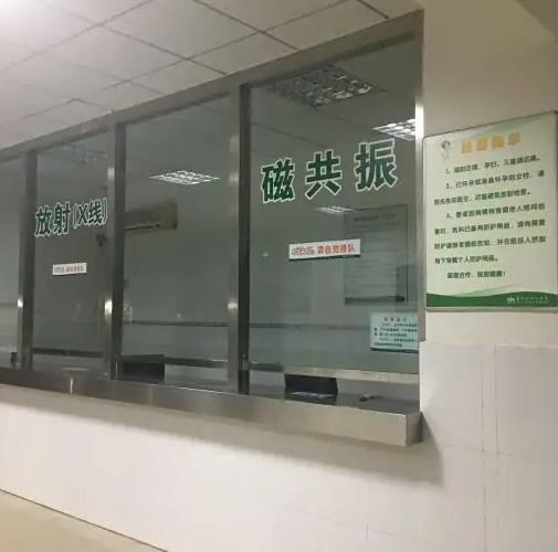 襄陽(yáng)市中心醫(yī)院整形美容科_醫(yī)院一角