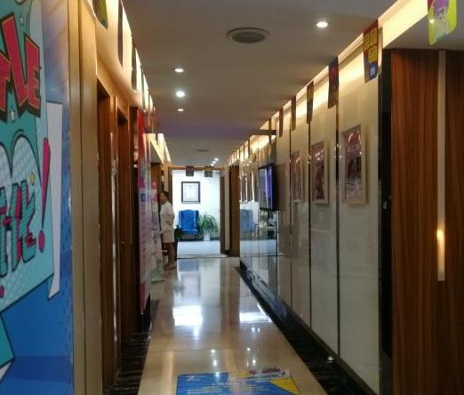 咸陽美立晶膚醫(yī)療美容門診部_走廊