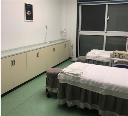 咸陽市中心醫(yī)院醫(yī)療美容科_皮膚治療室