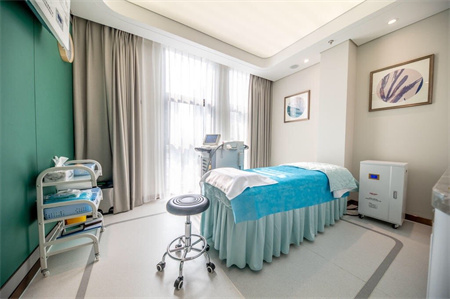 西昌平安整形美容醫(yī)院_皮膚治療室