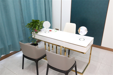 西安博仕相伴醫(yī)療美容診所_咨詢室